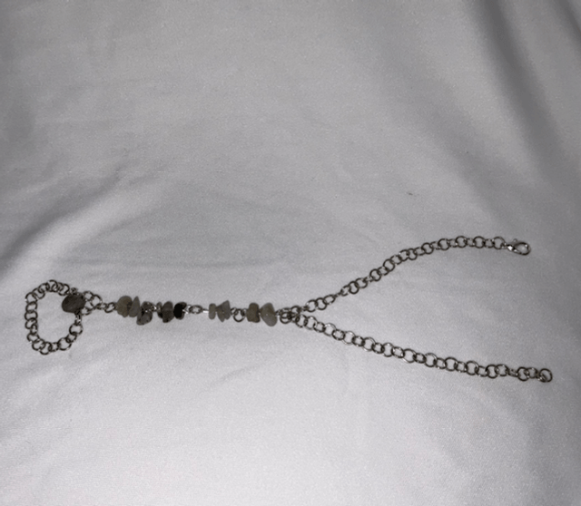 Bracelet - Finger Ring Chain Bracelet - Chip Crystal